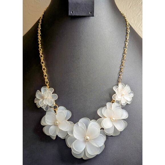 Bocar White Acrylic Flower Faux Pearl Pendant Collar Statement Choker Necklace - Picture 1 of 5